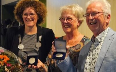 Ton en Joke krijgen Anna van Rijn penning